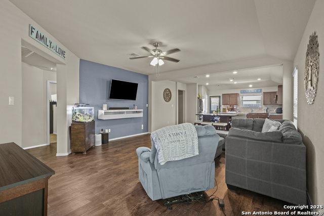 Listing photo id 1 for 128 Field Ridge