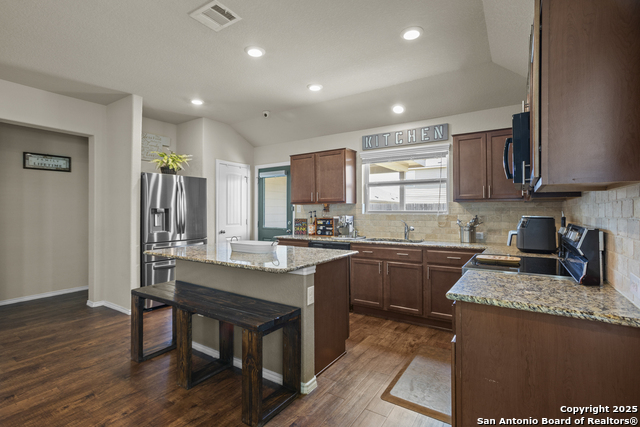 Listing photo id 6 for 128 Field Ridge