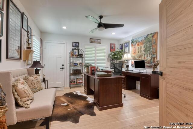 Image 15 of 38 For 531 Brightwood Pl