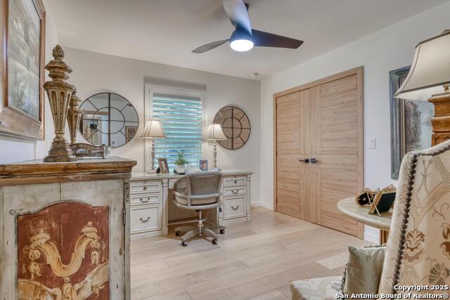 Image 22 of 38 For 531 Brightwood Pl