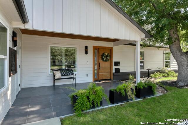 Image 3 of 38 For 531 Brightwood Pl