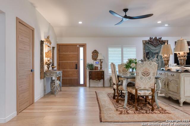 Image 5 of 38 For 531 Brightwood Pl
