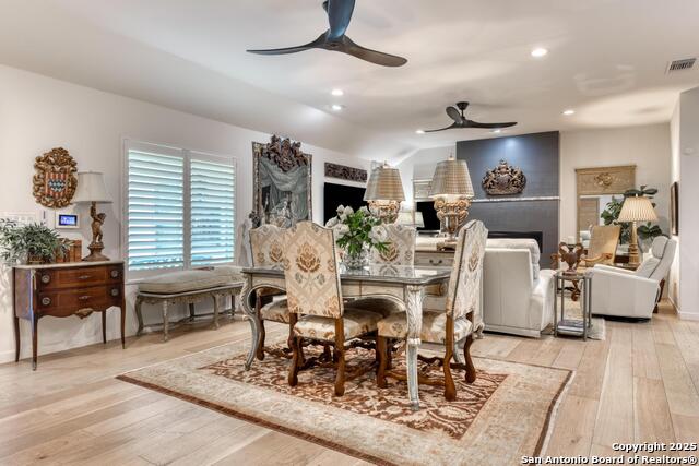 Image 9 of 38 For 531 Brightwood Pl