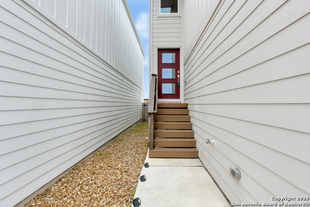 Listing photo id 18 for 8851 Oakland Rd Bldg 31