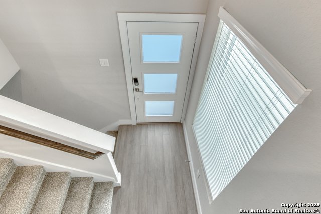 Listing photo id 20 for 8851 Oakland Rd Bldg 31
