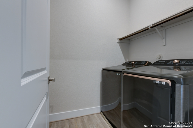 Listing photo id 25 for 8851 Oakland Rd Bldg 31