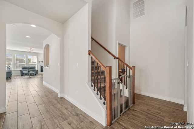 Listing photo id 11 for 2215 Zachry