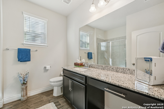 Listing photo id 13 for 2215 Zachry