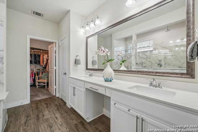 Listing photo id 16 for 2215 Zachry