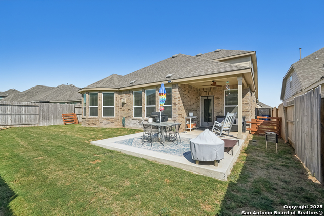 Listing photo id 23 for 2215 Zachry