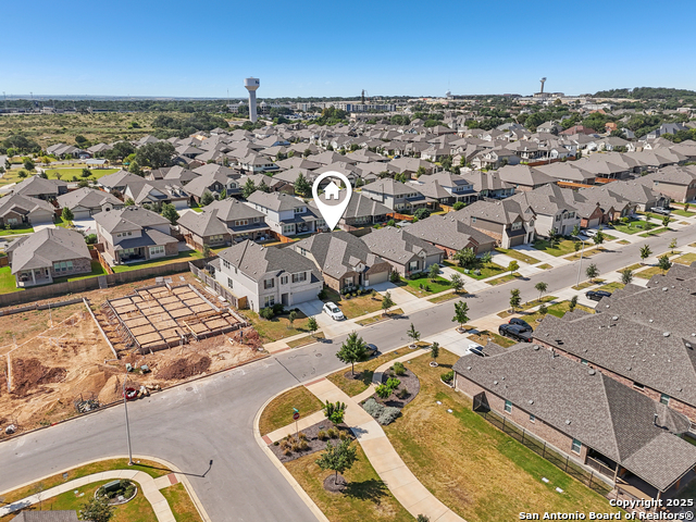 Listing photo id 25 for 2215 Zachry