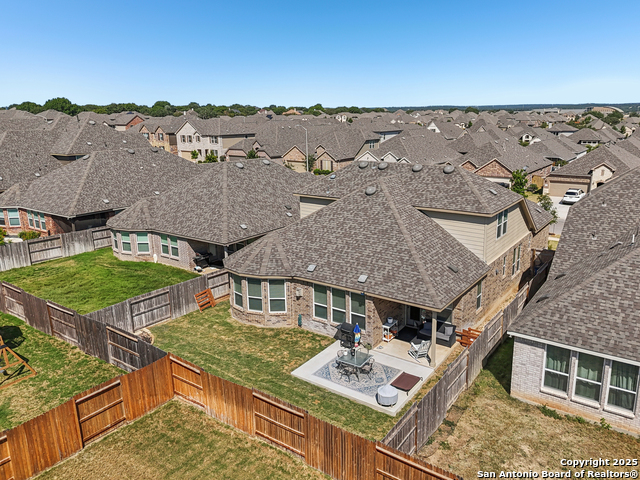 Listing photo id 27 for 2215 Zachry