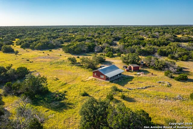 Listing photo id 17 for 116 U.s. Highway 83