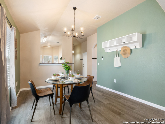 Listing photo id 11 for 2206 Mission Vista