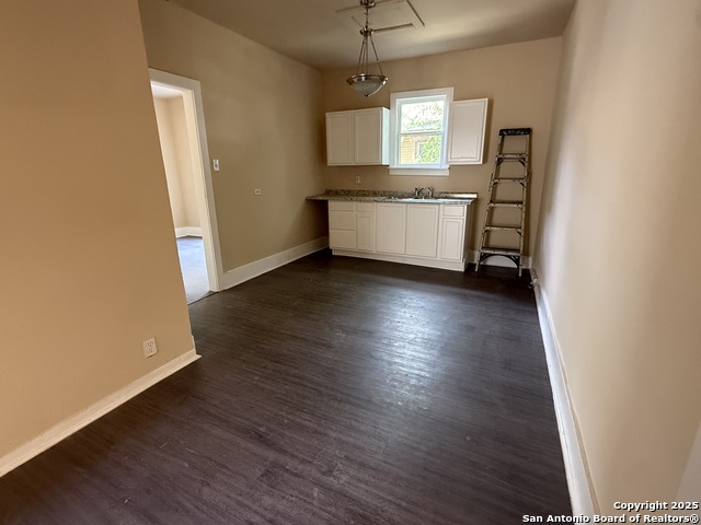 Image 6 of 13 For 1114 Brazos St. N