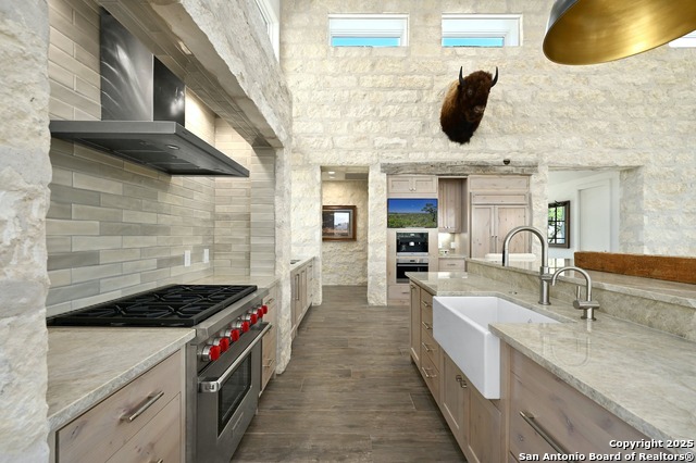 Listing photo id 8 for 1785 Backbone Ridge