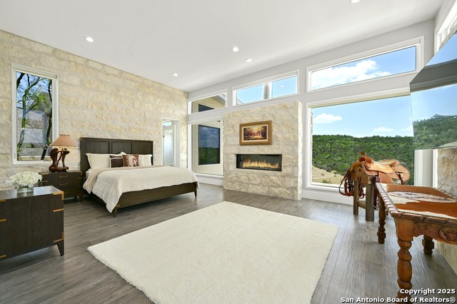 Listing photo id 15 for 1785 Backbone Ridge