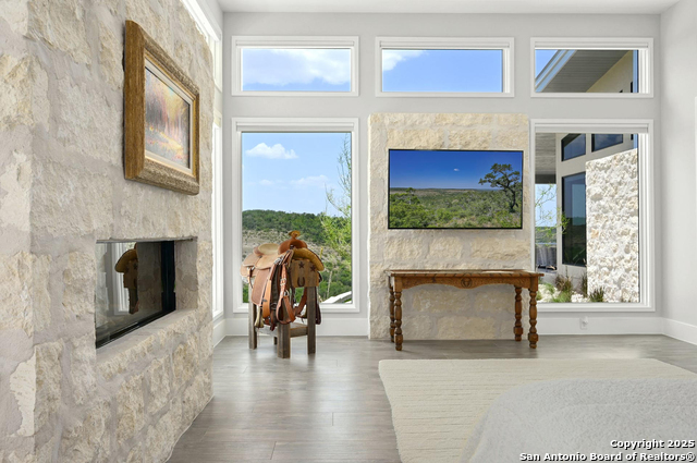 Listing photo id 16 for 1785 Backbone Ridge