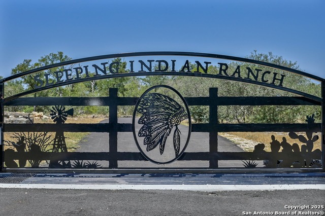 Listing photo id 36 for 1785 Backbone Ridge