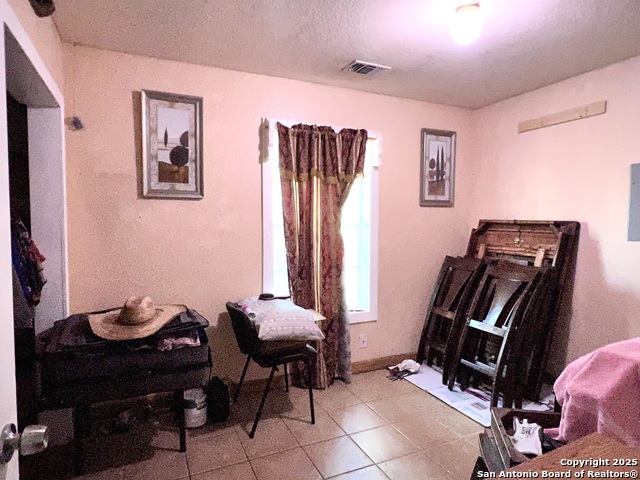 Image 11 of 18 For 2502 Salinas