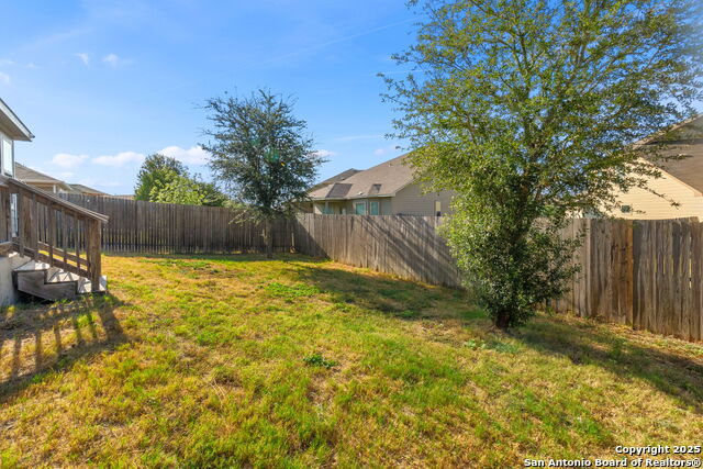 Listing photo id 18 for 10306 Midsummer Mdw