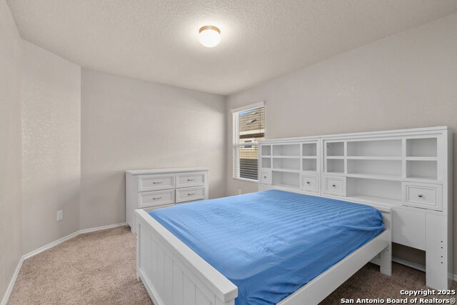 Listing photo id 6 for 10306 Midsummer Mdw