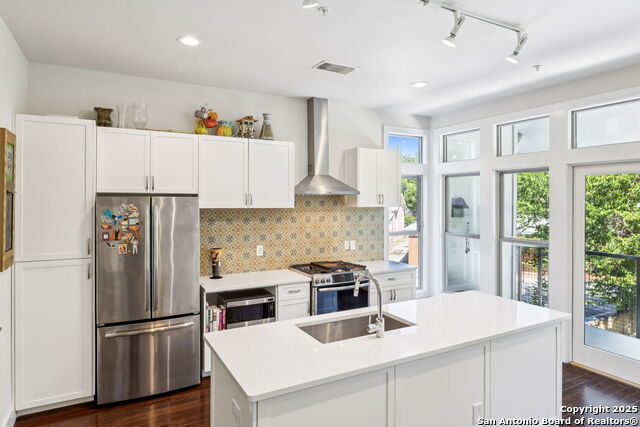 Image 13 of 31 For 135 Cedar Street 105