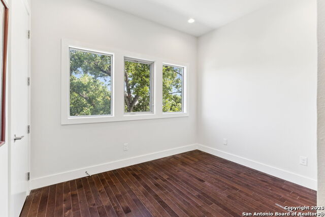 Image 26 of 31 For 135 Cedar Street 105