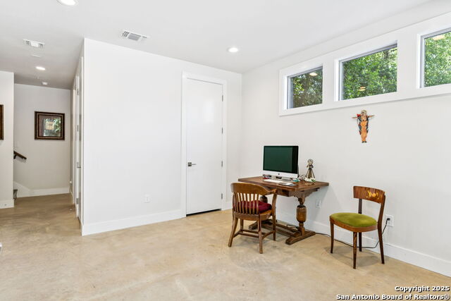 Image 5 of 31 For 135 Cedar Street 105