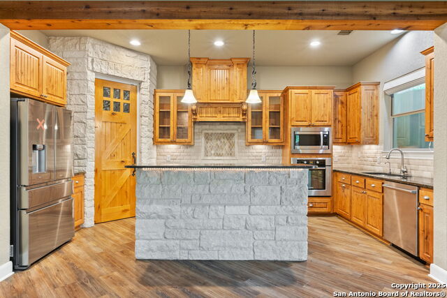 Listing photo id 5 for 209 Well Spgs