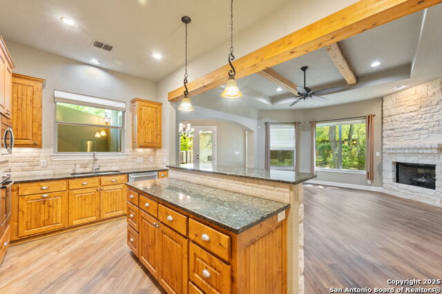 Listing photo id 6 for 209 Well Spgs