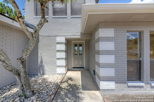 Image 2 of 46 For 2557 Glenn Drive
