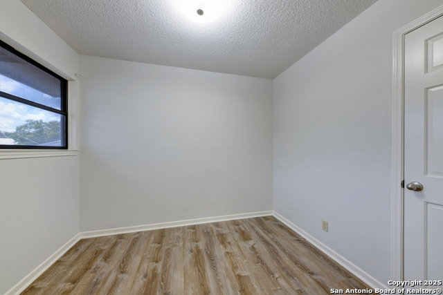 Image 31 of 46 For 2557 Glenn Drive