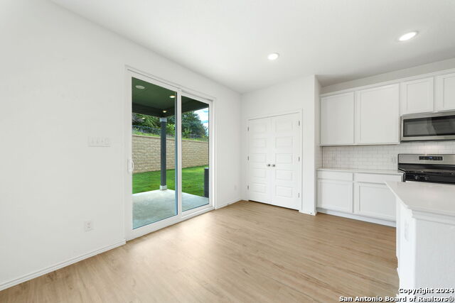 Listing photo id 14 for 5306 Lisa Pt
