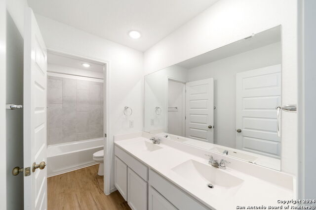 Listing photo id 21 for 5306 Lisa Pt