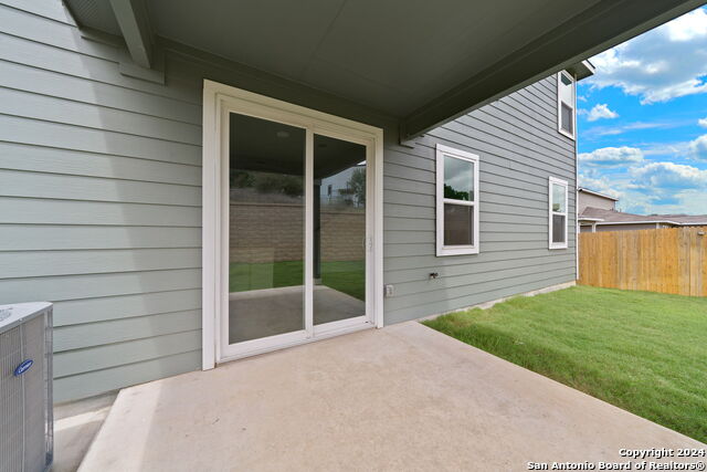 Listing photo id 25 for 5306 Lisa Pt
