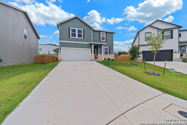 Listing photo id 1 for 5306 Lisa Pt