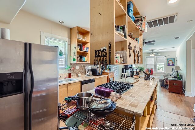 Image 11 of 45 For 428 Lullwood