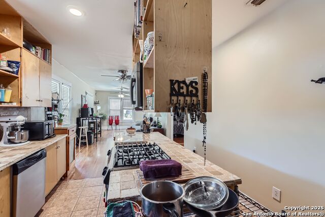 Image 12 of 45 For 428 Lullwood