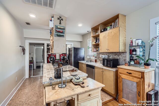 Image 6 of 45 For 428 Lullwood