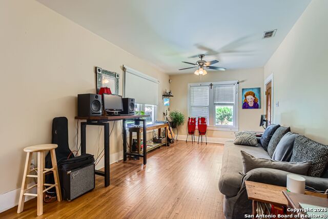 Image 9 of 45 For 428 Lullwood