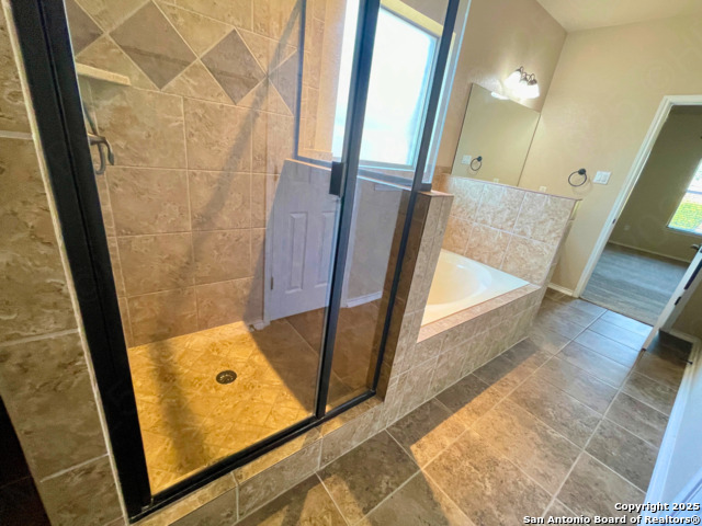 Listing photo id 10 for 3843 Bogie Way