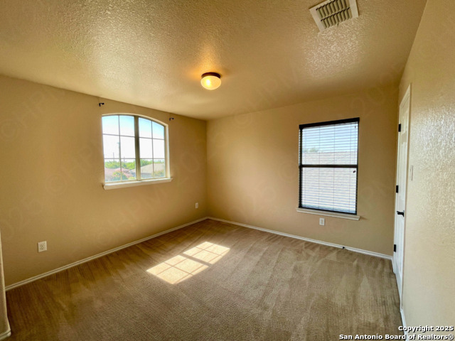 Listing photo id 12 for 3843 Bogie Way