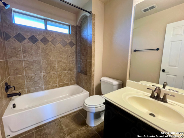 Listing photo id 13 for 3843 Bogie Way