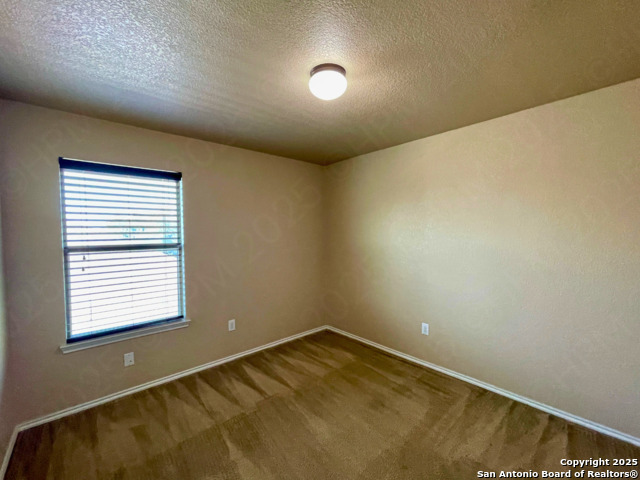 Listing photo id 14 for 3843 Bogie Way