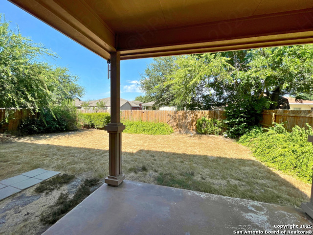 Listing photo id 15 for 3843 Bogie Way
