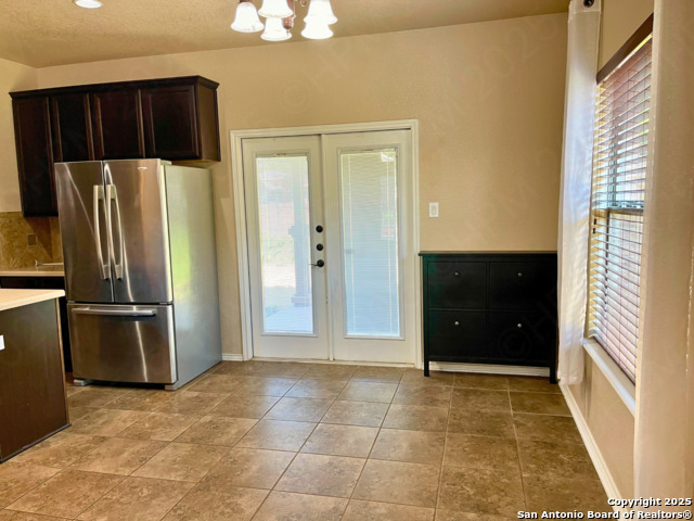 Listing photo id 5 for 3843 Bogie Way