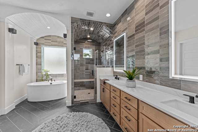 Image 20 of 30 For 670 Magazine Ave