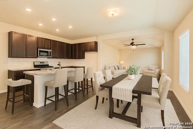 Image 14 of 31 For 2066 Chelsea