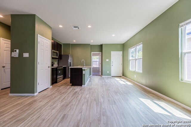 Listing photo id 8 for 535 Pleasanton